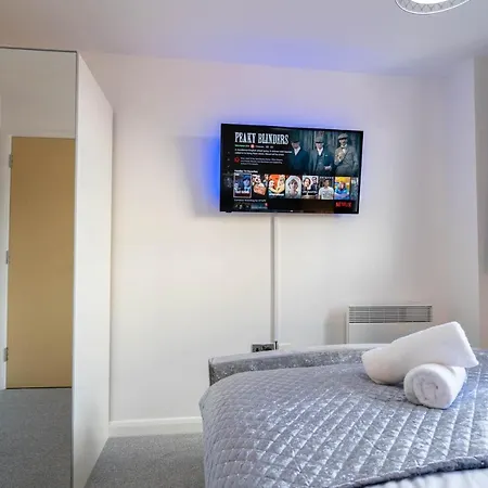 Maevela Apartments: Cube View City Centre With Balcony