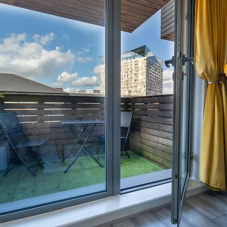 Apartment Maevela Apartments: Cube View City Centre With Balcony